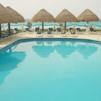 Alberca y playa